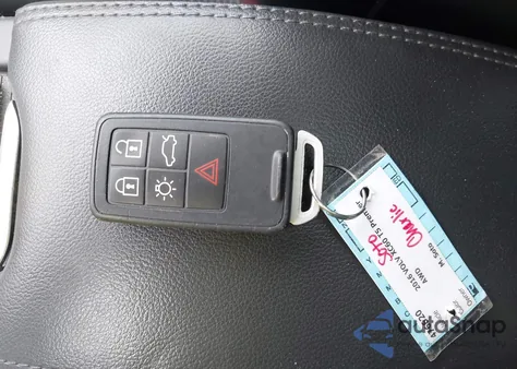 2016 Volvo Xc60 T5 Premier из США, поврежденный, VIN YV4612RK1G2788984